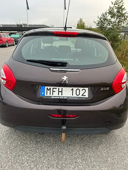 Peugeot 208 2012 photo 4