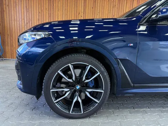 BMW X7 2022 photo 2