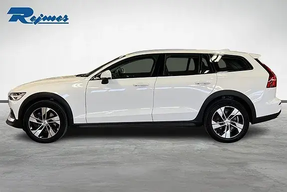 Volvo V60 Cross Country 2022 photo 2