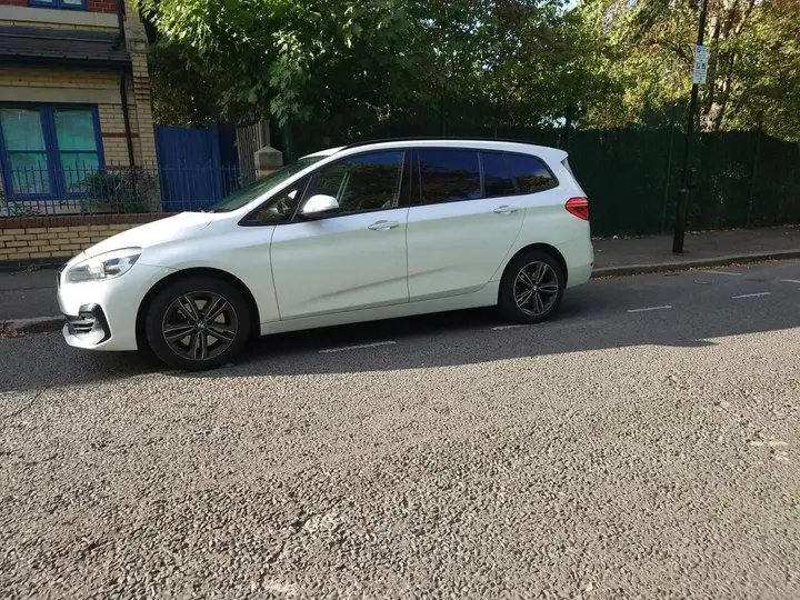BMW 2 Series Gran Tourer 2018 photo 2