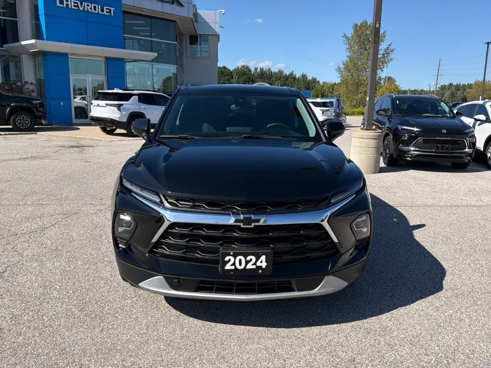 Chevrolet Blazer 2024 photo 2