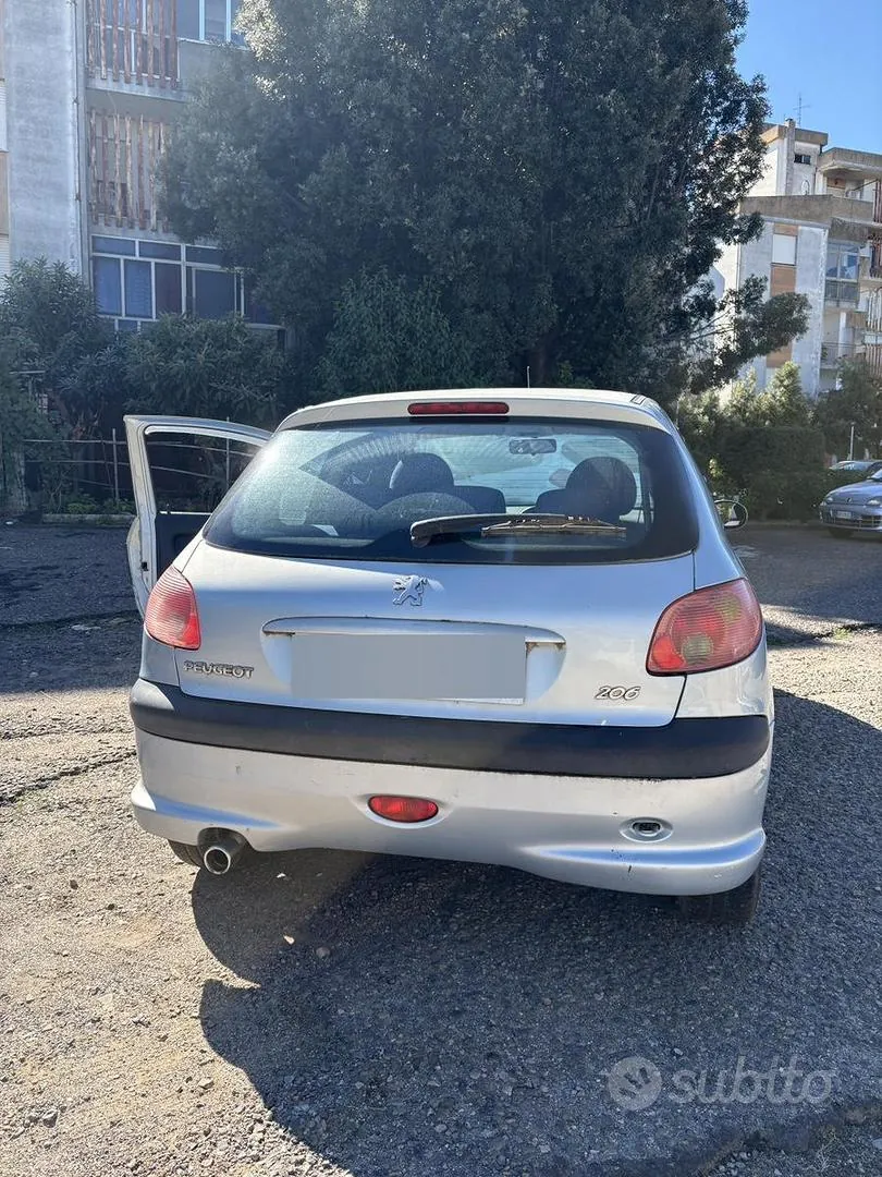 Peugeot 206 2004 photo 2