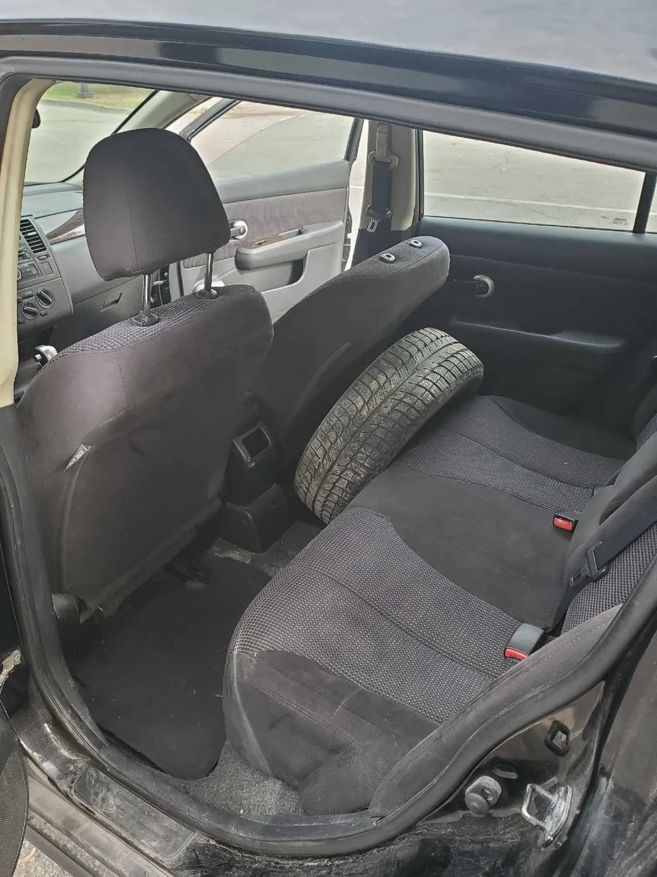 Nissan Versa 2010 photo 4