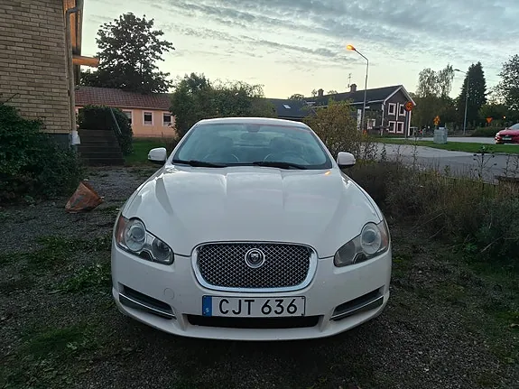 Jaguar Xf 2009 photo 2