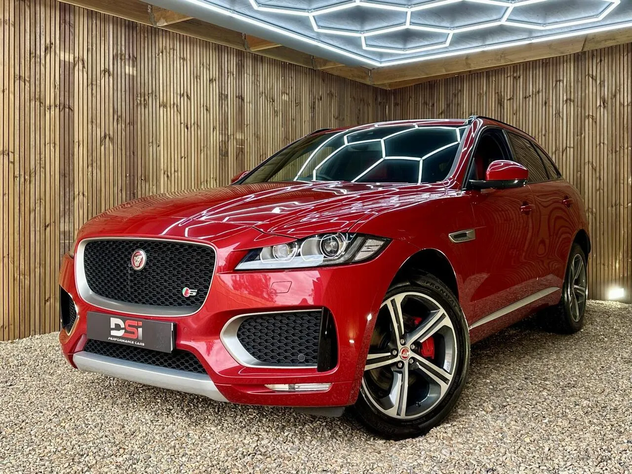 Jaguar F-Pace 2017 photo 3