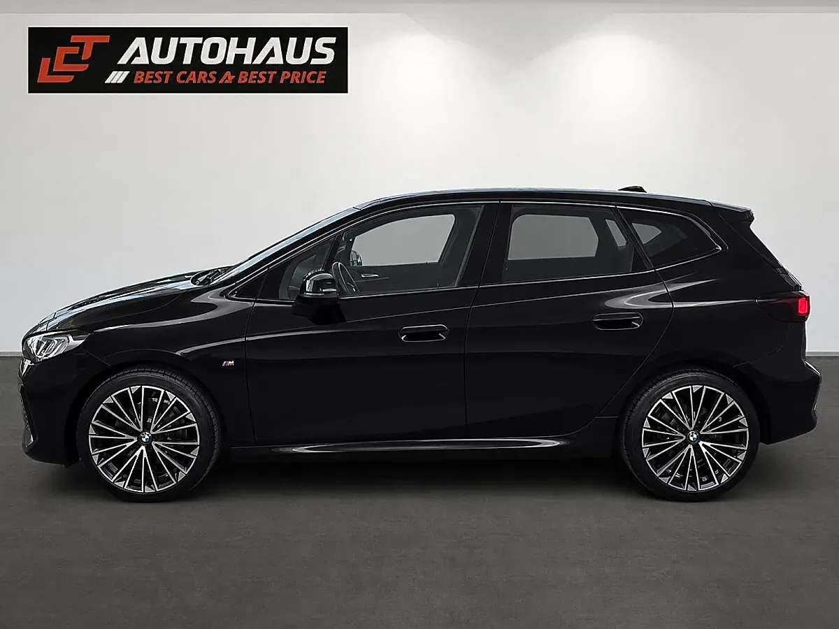 BMW 2 Series 2023 photo 2
