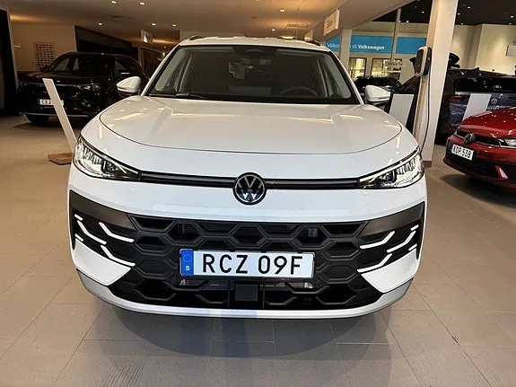 Volkswagen T-Roc 2027 photo 2