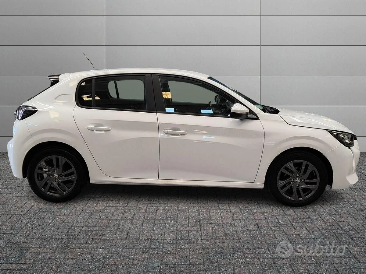 Peugeot 208 2021 photo 3