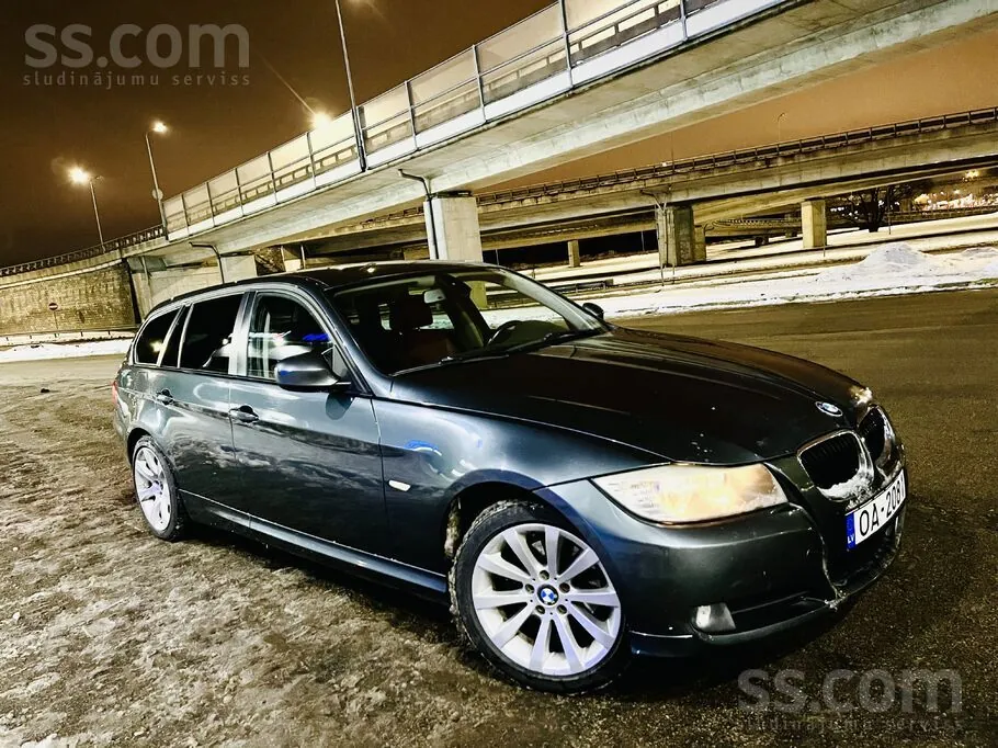 BMW 318 2010 photo 5