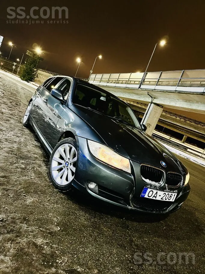 BMW 318 2010 photo 3
