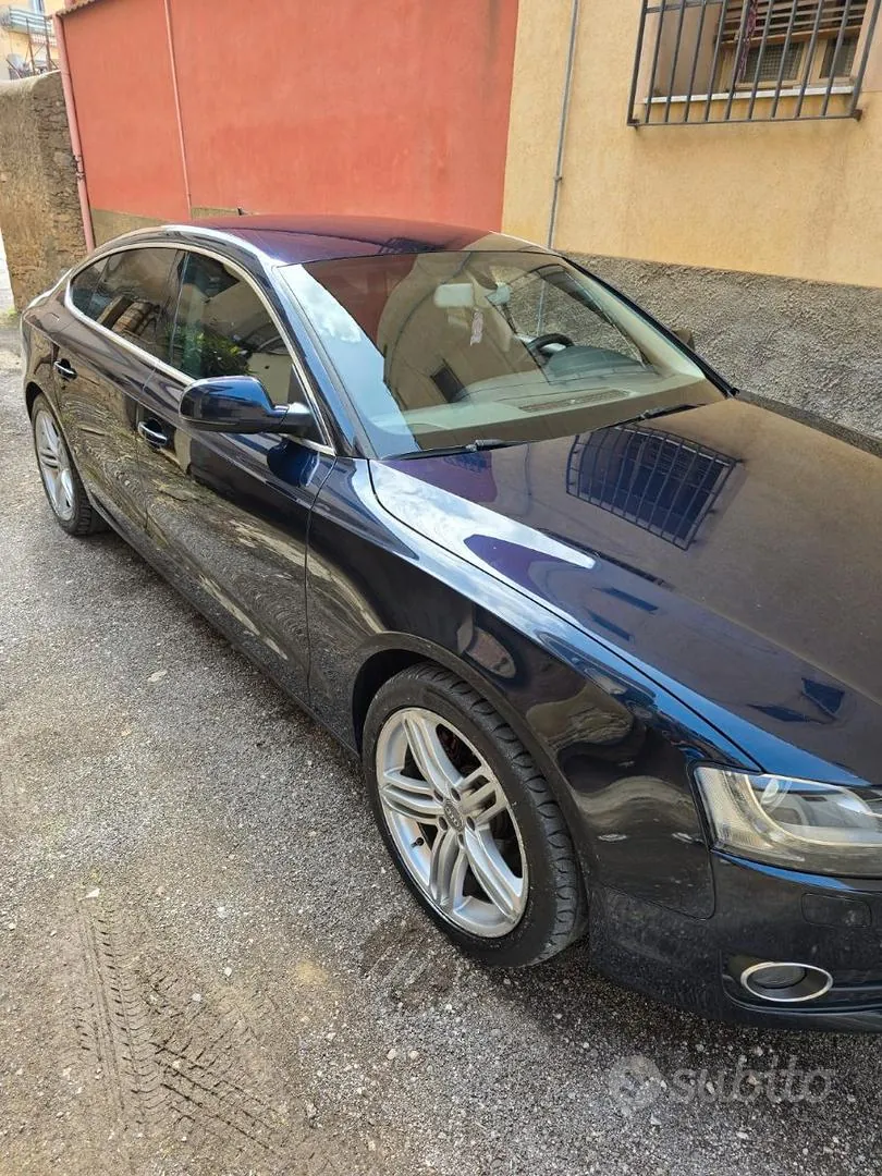 Audi A5 2011 photo 2