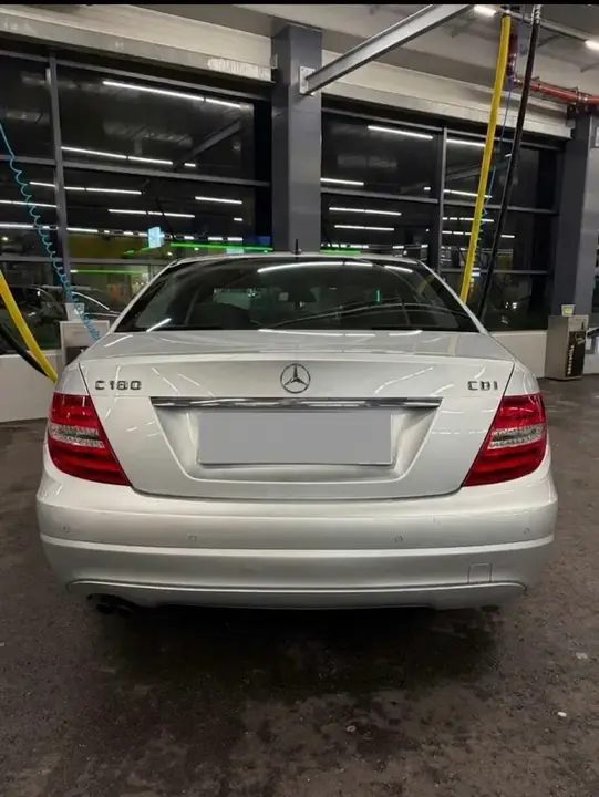 Mercedes-Benz C-Class 2011 photo 3