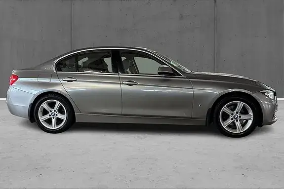 BMW 330E 2017 photo 4