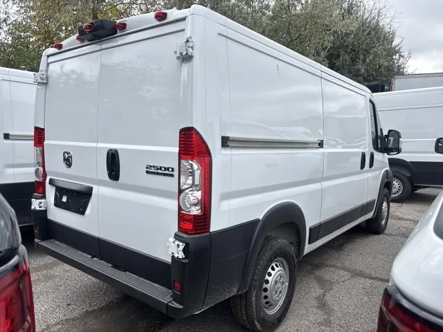 Ram Promaster 2027 photo 4