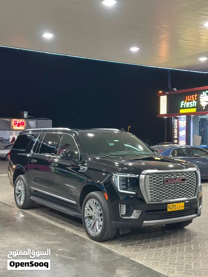 GMC Yukon Denali 2021 photo 2