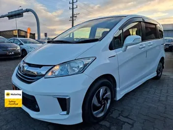 Honda Freed 2015 photo 4