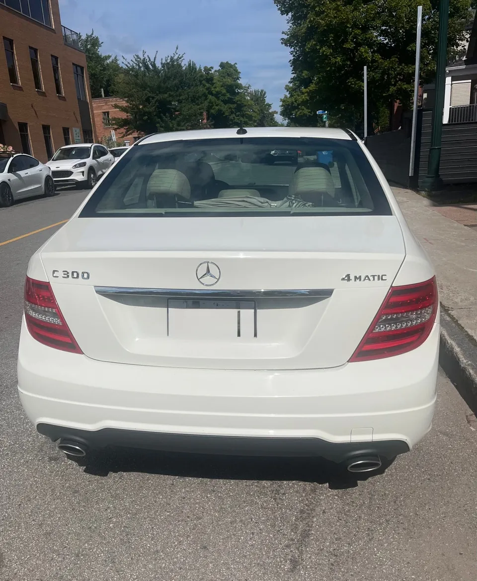 Mercedes-Benz C300 2012 photo 2