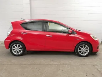 Toyota Aqua 2012 photo 4