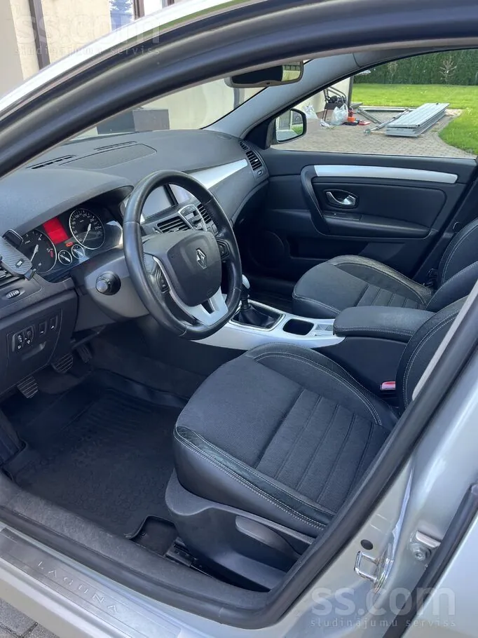 Renault Laguna 2009 photo 5