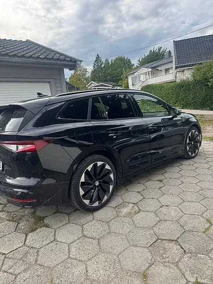 Skoda Enyaq 2023 photo 2