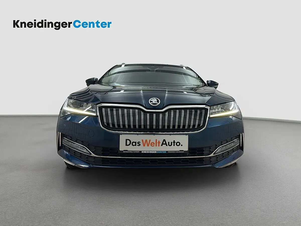 Skoda Superb 2023 photo 2