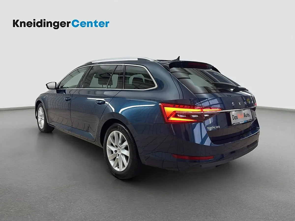 Skoda Superb 2023 photo 3