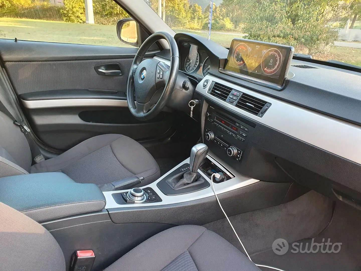 BMW 320 2010 photo 5