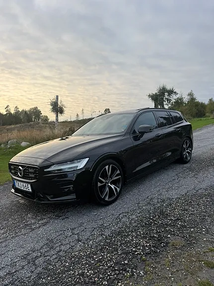 Volvo V60 2019 photo 2