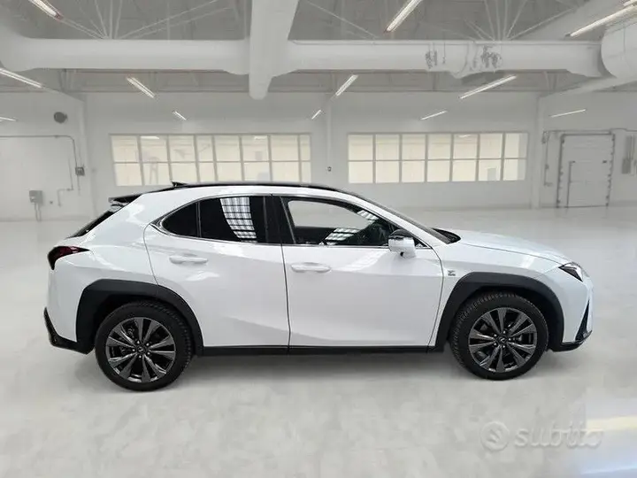 Lexus Ux 2024 photo 3