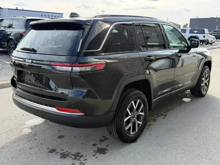 Jeep Grand Cherokee 2027 photo 5