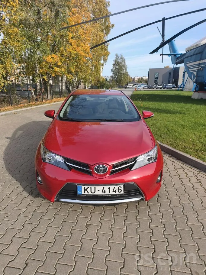 Toyota Auris 2013 photo 3