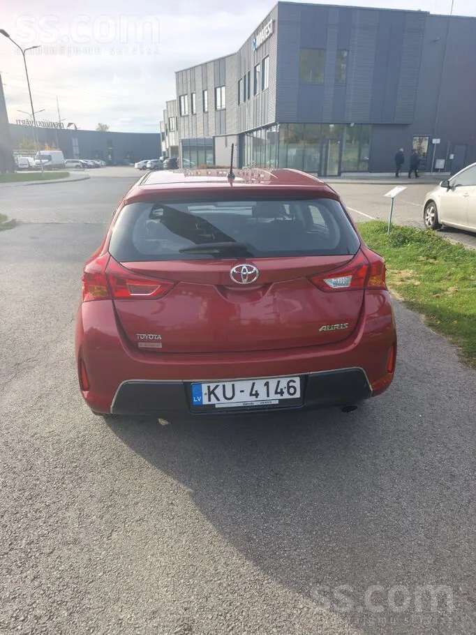 Toyota Auris 2013 photo 4