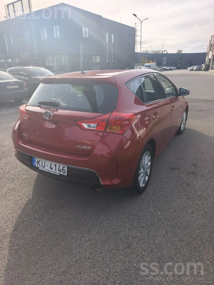 Toyota Auris 2013 photo 5