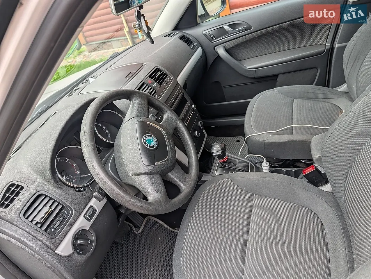 Skoda Yeti 2012 photo 5