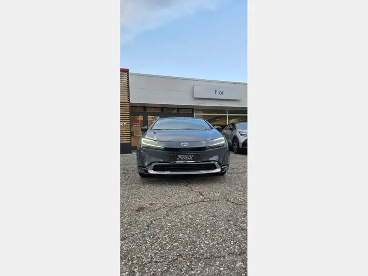 Toyota Prius 2026 photo 2