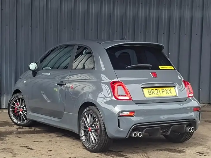 Abarth 595 2021 photo 2