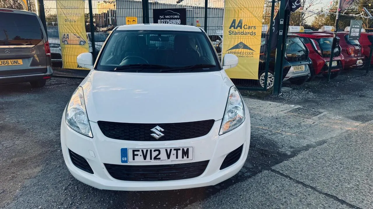 Suzuki Swift 2012 photo 2