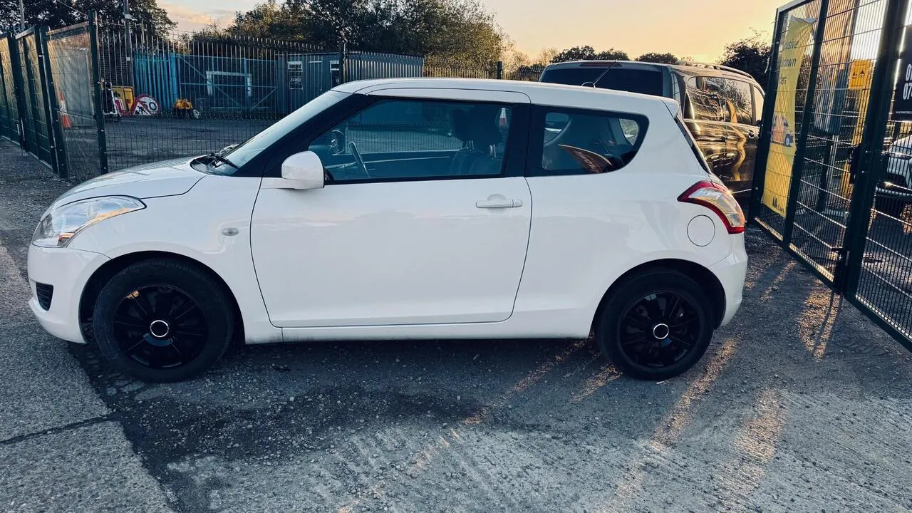 Suzuki Swift 2012 photo 5