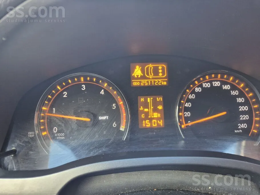 Toyota Avensis 2010 photo 5