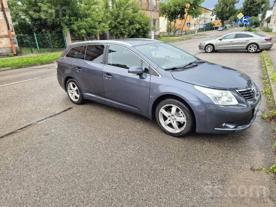 Toyota Avensis 2010 photo 3