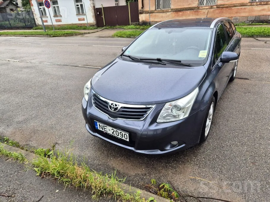Toyota Avensis 2010 photo 2