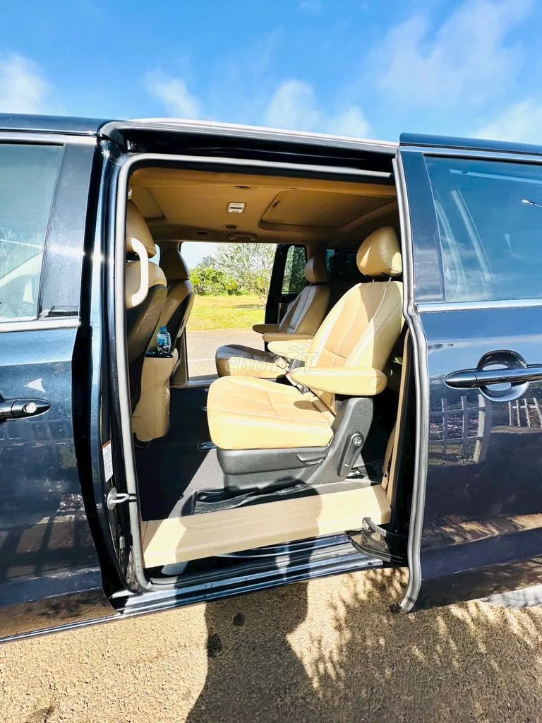 Kia Sedona 2018 photo 2