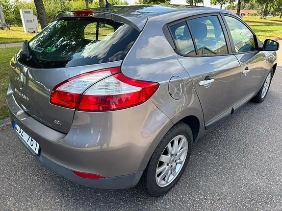 Renault Megane Iii 2011 photo 4