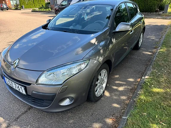 Renault Megane Iii 2011 photo 2
