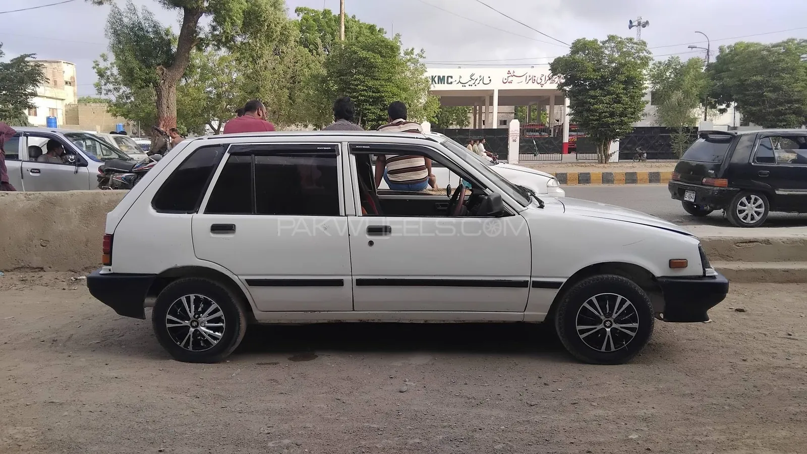 Suzuki Khyber
