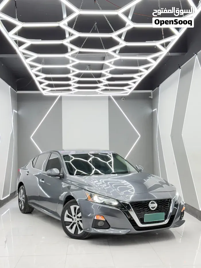Nissan Altima 2020 photo 2