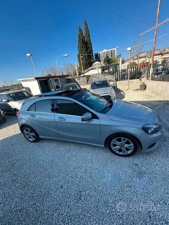 Mercedes-Benz A 180 2017 photo 2