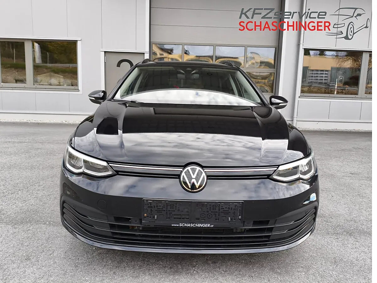 Volkswagen Golf 2023 photo 2
