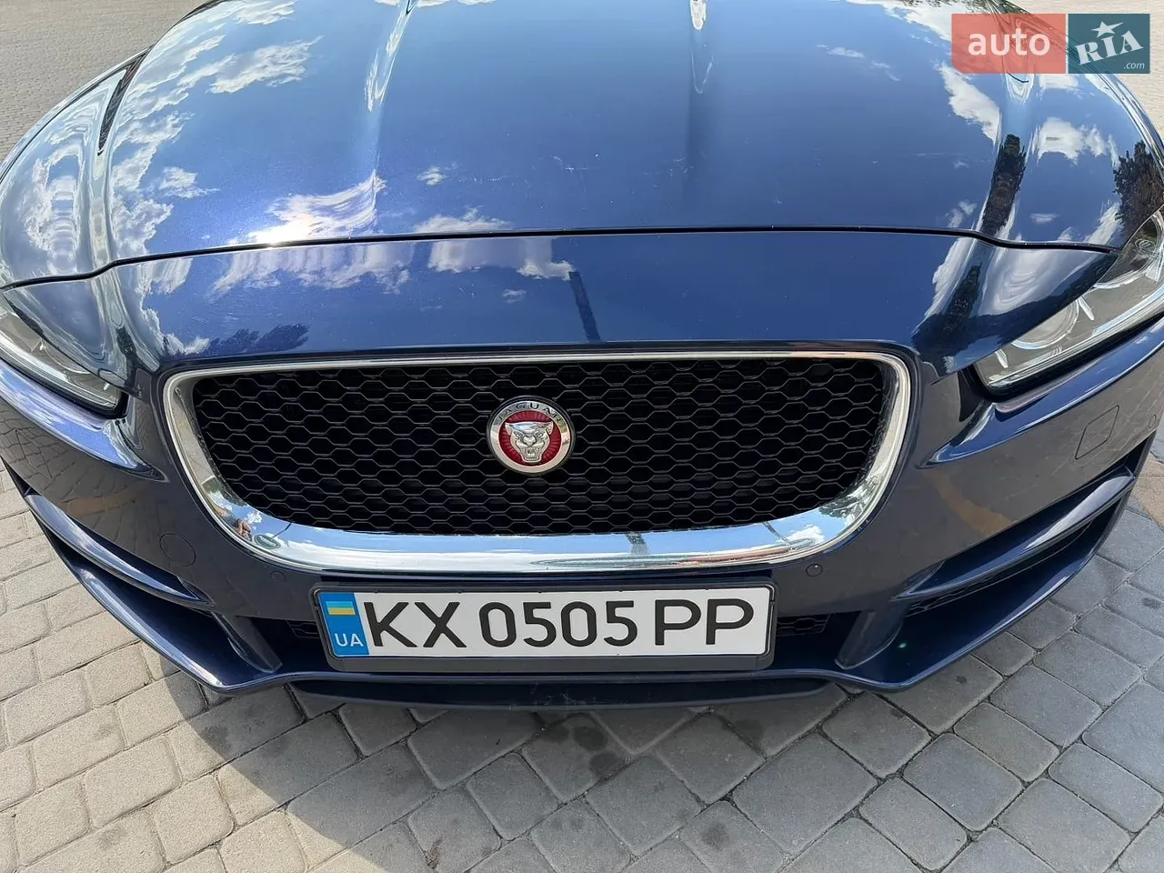 Jaguar Xe 2015 photo 4
