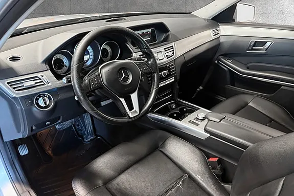 Mercedes-Benz 300 Cd 2014 photo 4